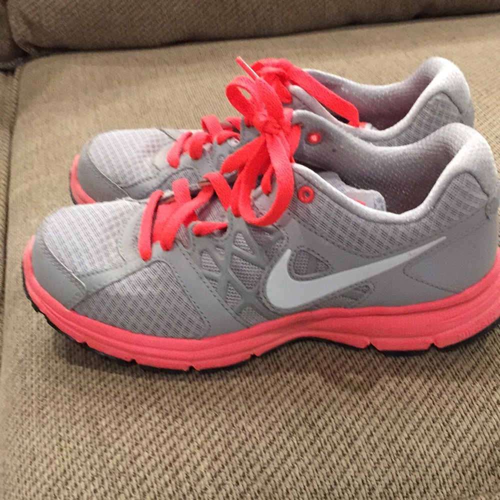 Nike shoes - Picture 3 of 4